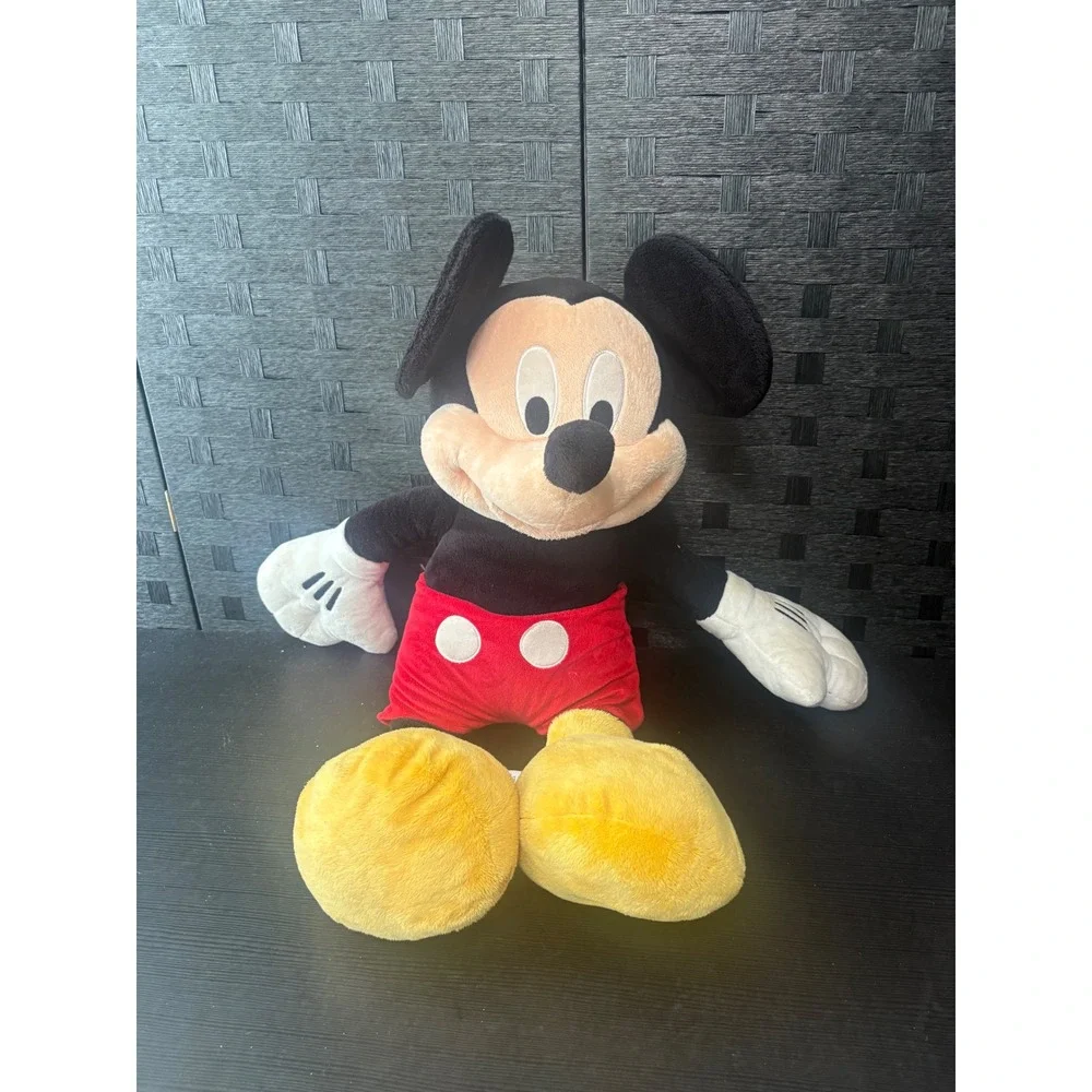 Disney Store Exclusive Mickey Mouse  Classic Red Shorts  Excellent Condition2012